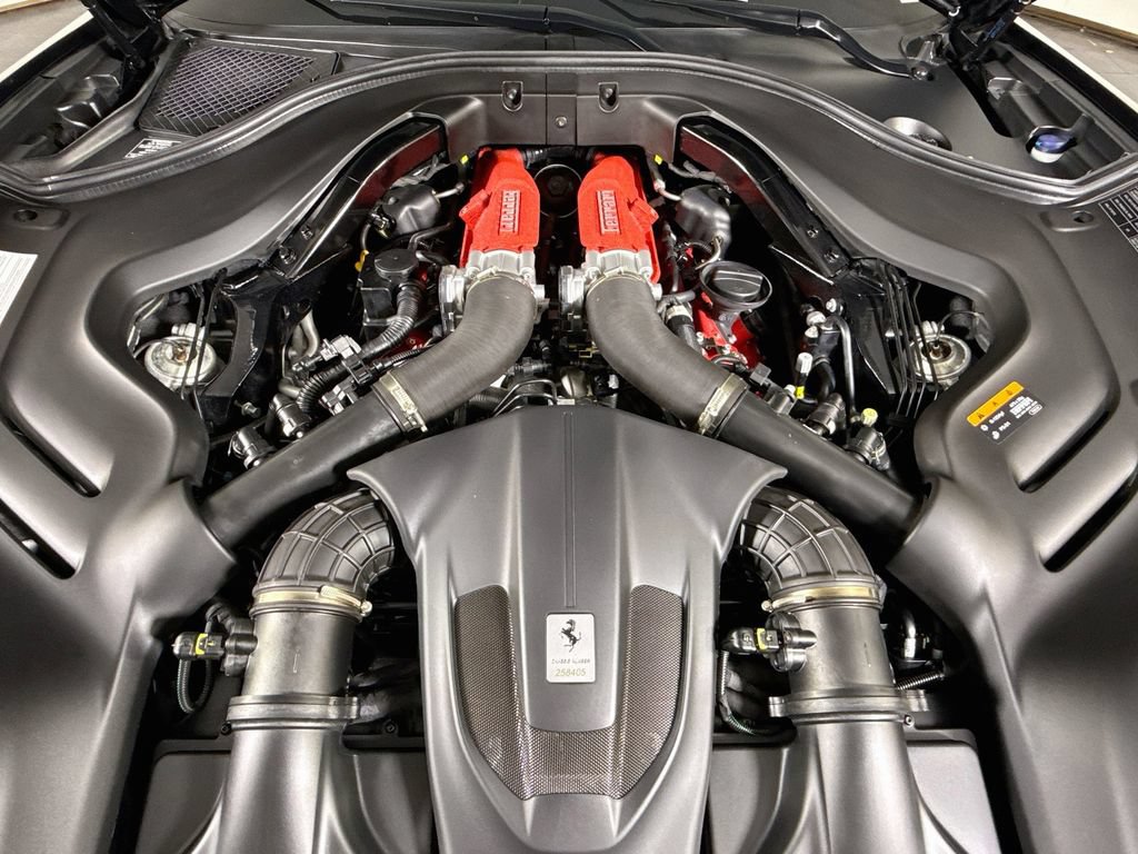 Used 2020 Ferrari Portofino RWD image 5