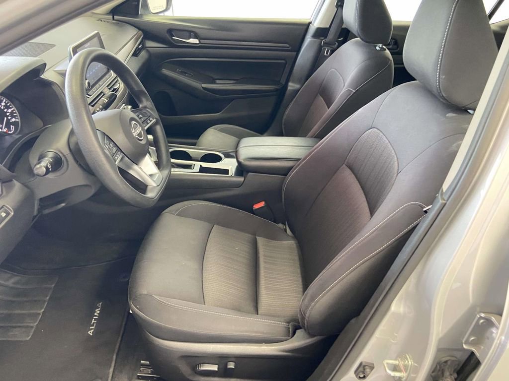 Used 2024 Nissan Altima 2.5 SV FWD image 15