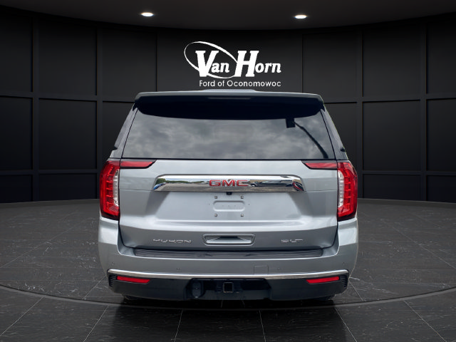 Used 2023 GMC Yukon SLT w/ SLT Luxury Package AWD/4WD image 6
