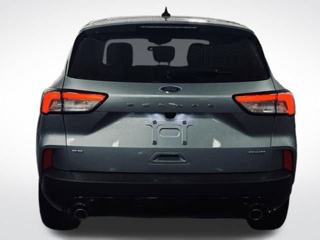 Used 2022 Ford Escape SE w/ SE Sport Appearance Package image 9