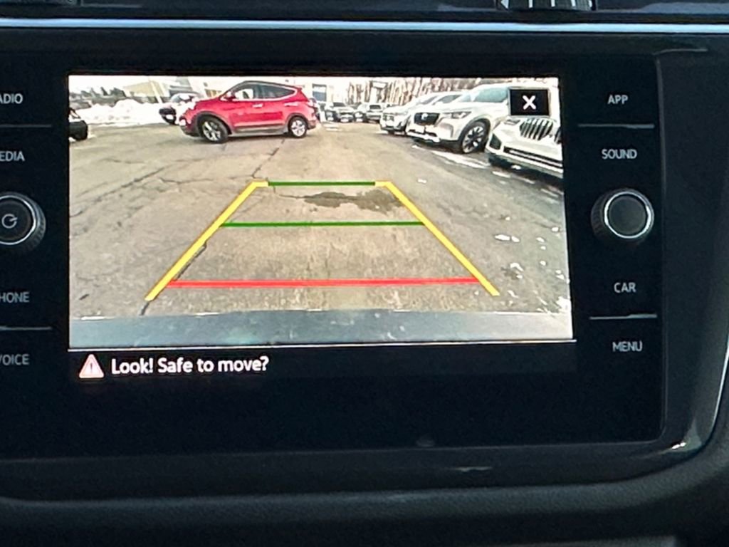 Used 2024 Volkswagen Tiguan SE R-Line image 16