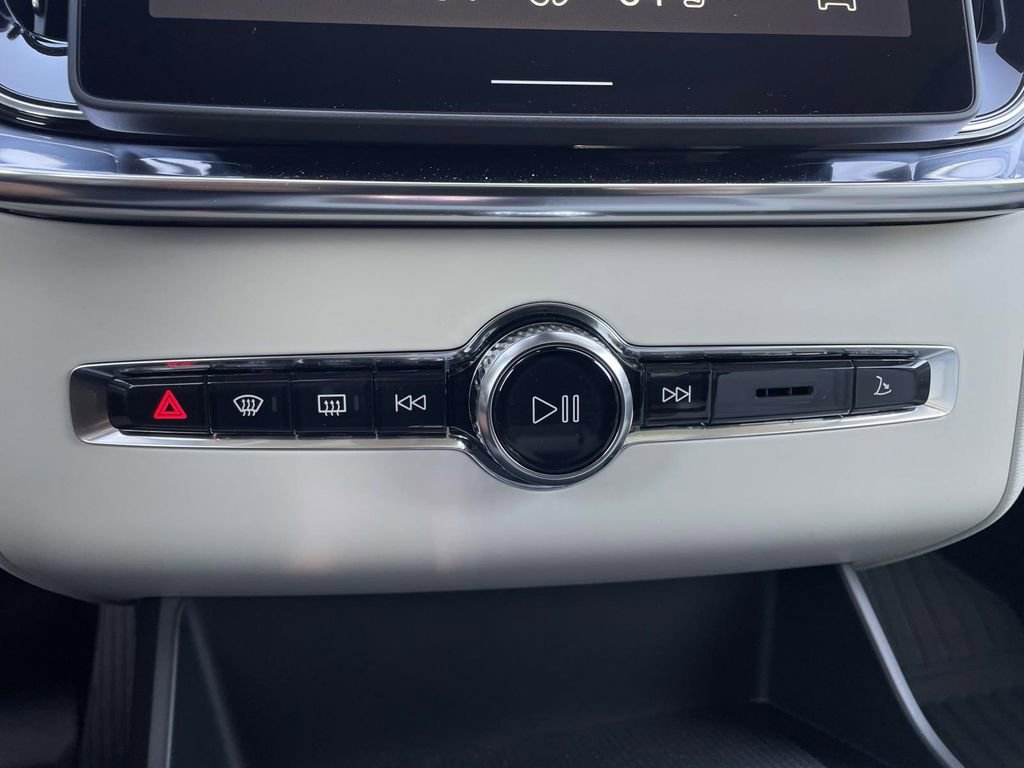 New 2026 Volvo XC90 B6 Ultra image 21