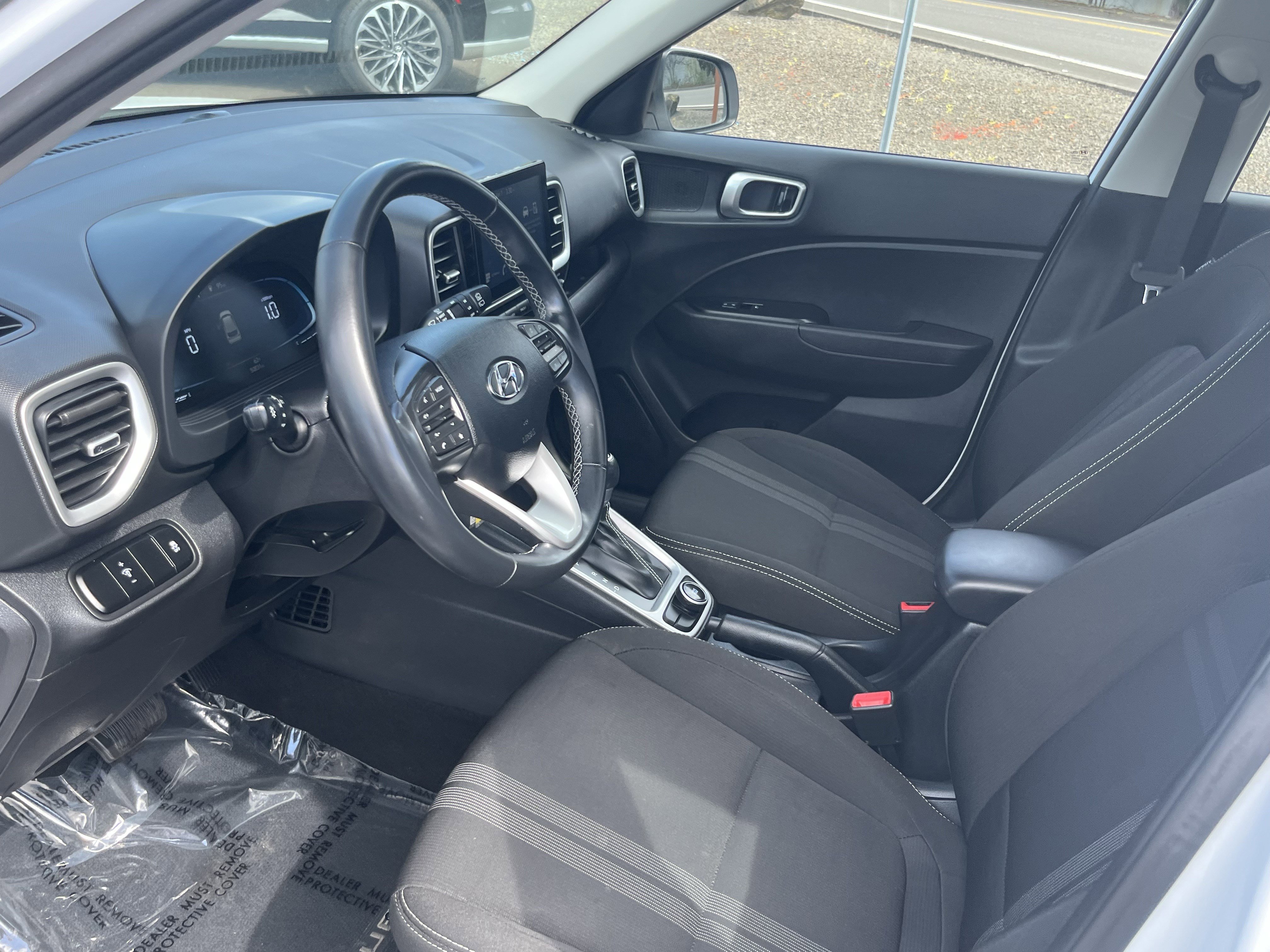 Certified 2023 Hyundai Venue SEL image 9