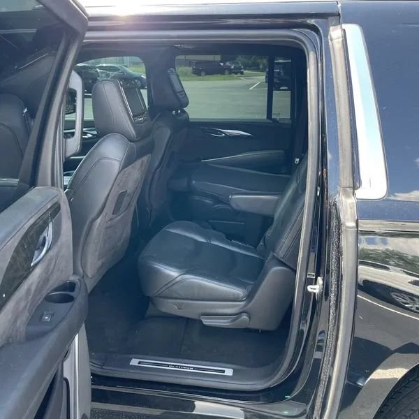 Used 2017 Cadillac Escalade ESV Platinum AWD/4WD image 23
