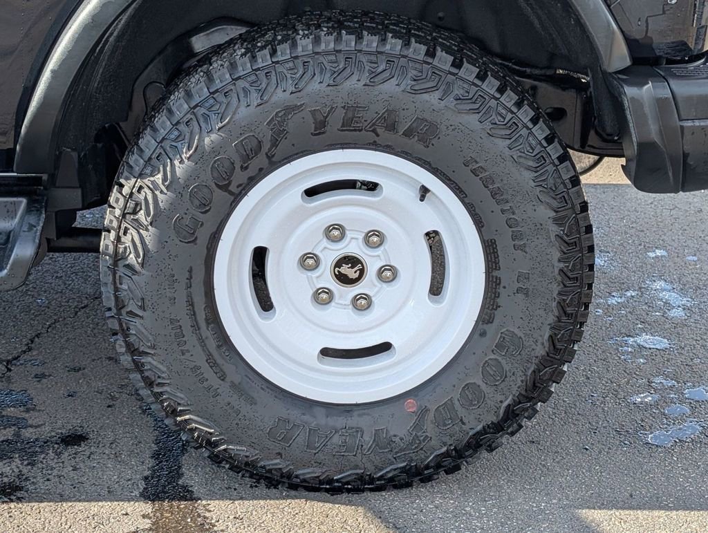 New 2025 Ford Bronco Heritage Edition image 15