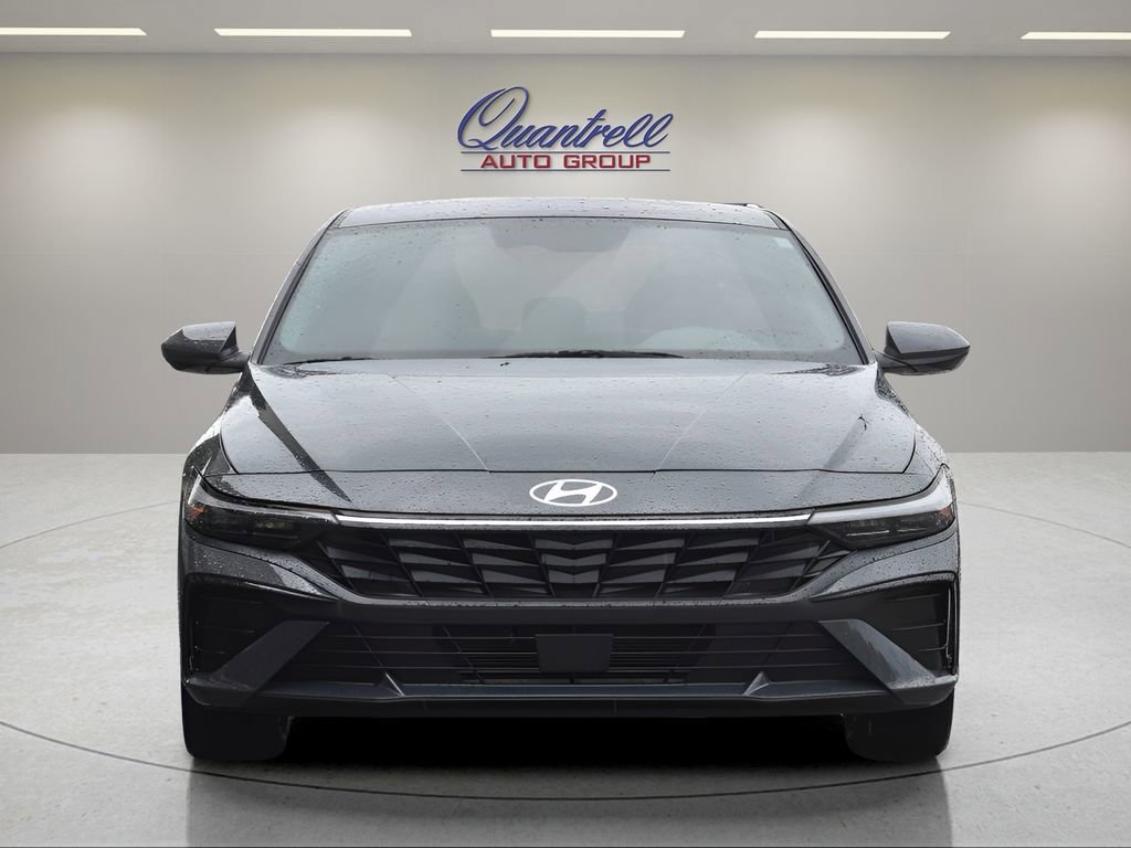 Used 2024 Hyundai Elantra SEL w/ Convenience Package image 9