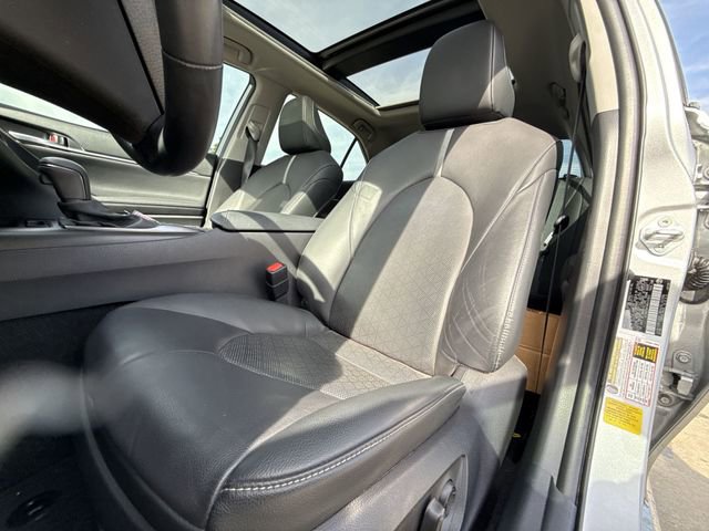 Used 2021 Toyota Camry XSE image 11