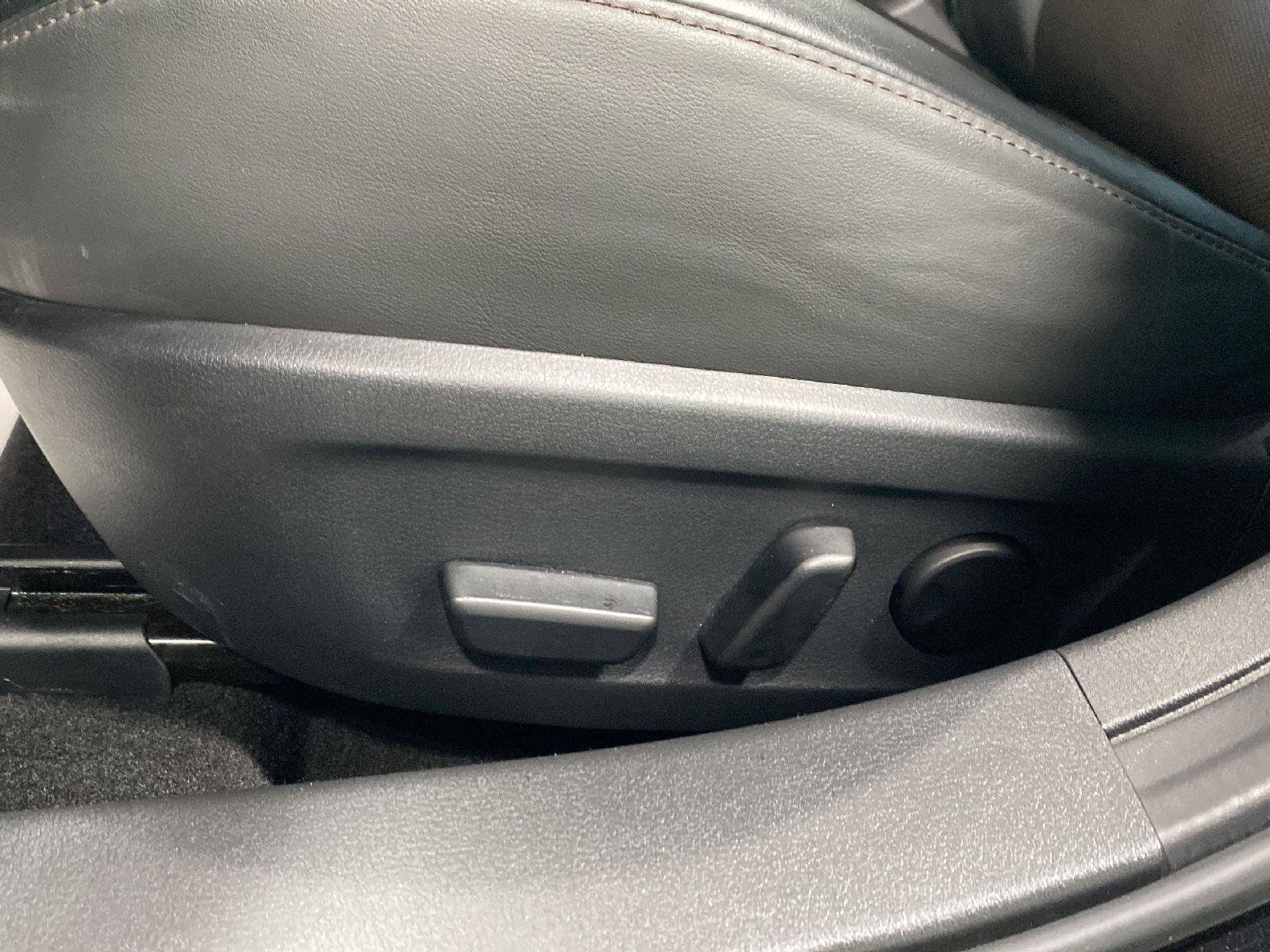 Certified 2022 MAZDA MAZDA3 s FWD image 23