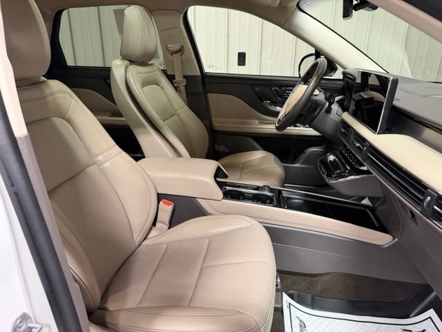 Used 2024 Lincoln Corsair AWD w/ Equipment Group 101A image 28