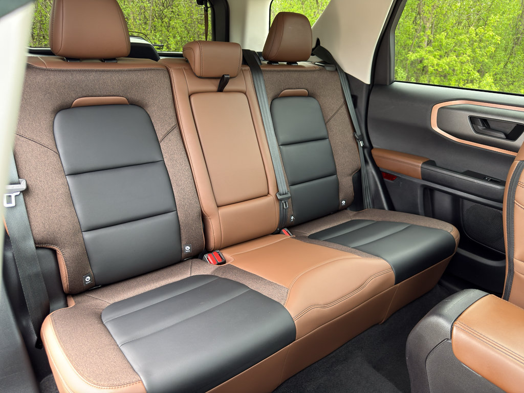 Used 2025 Ford Bronco Sport Outer Banks w/ Outer Banks Tech Package+ AWD/4WD image 26