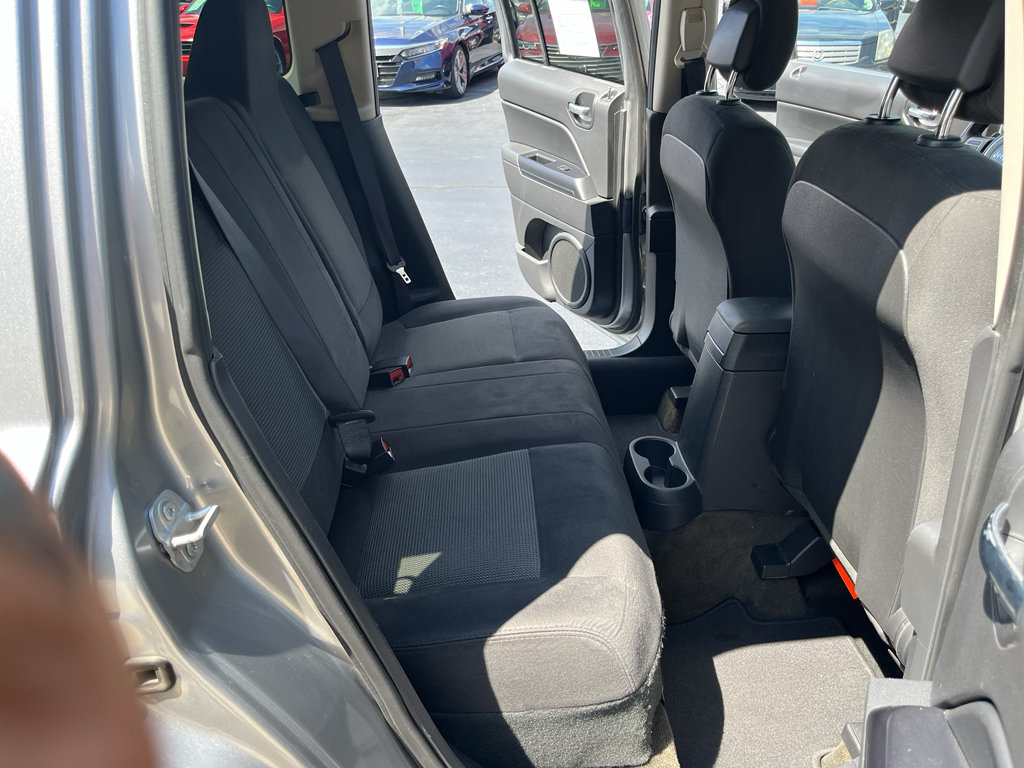 Used 2016 Jeep Patriot Latitude FWD image 36
