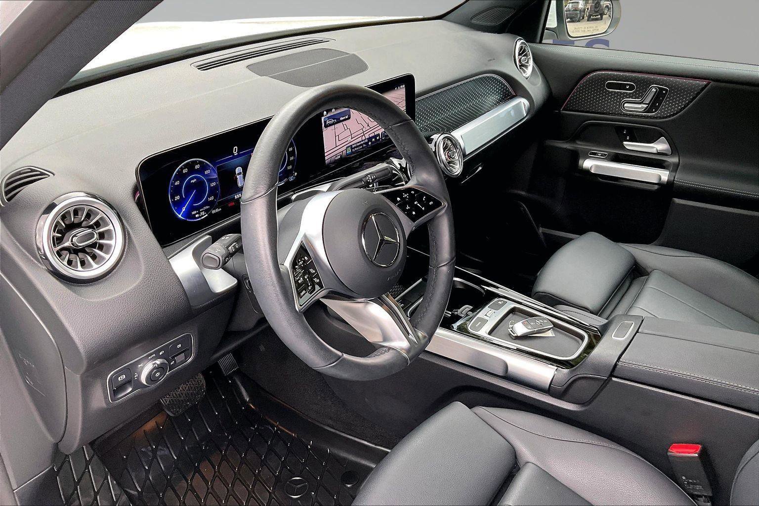 Used 2024 Mercedes-Benz EQB 300 4MATIC w/ Winter Package image 17