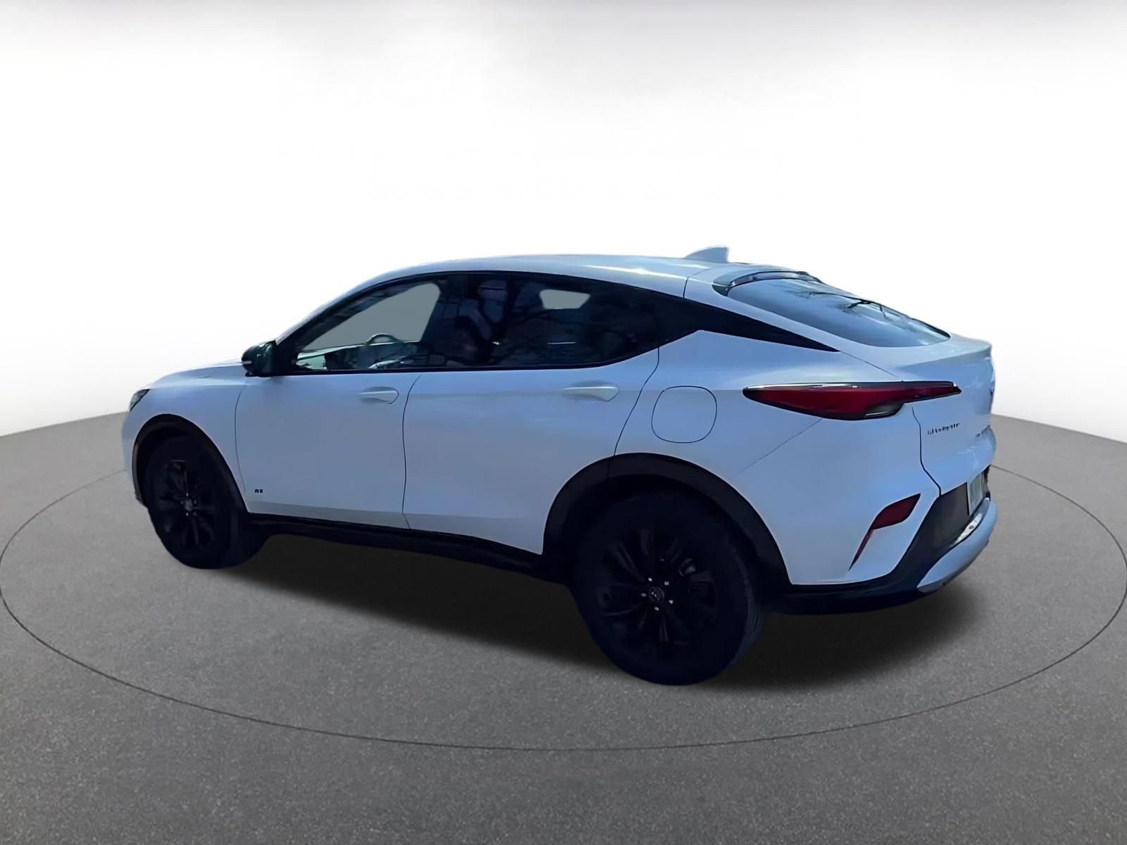 Used 2025 Buick Envista Sport Touring FWD image 10