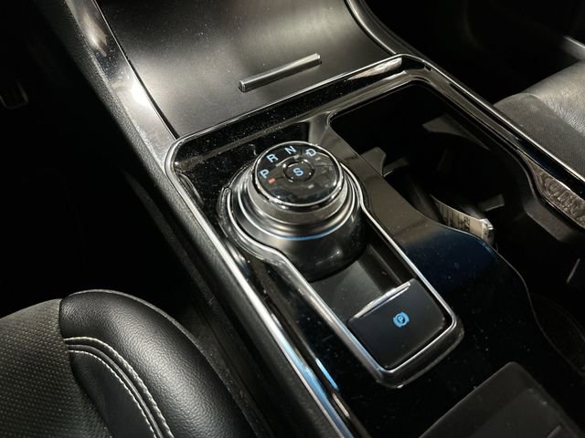 Used 2020 Ford Edge ST image 24