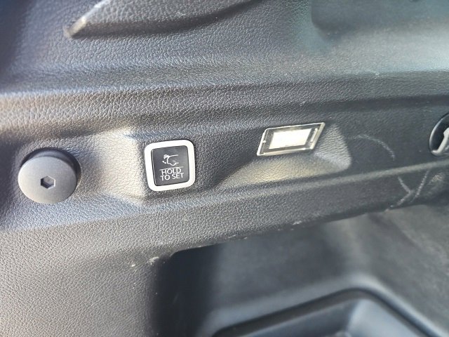 Used 2021 Jeep Grand Cherokee L Laredo w/ Luxury Tech Group I image 13