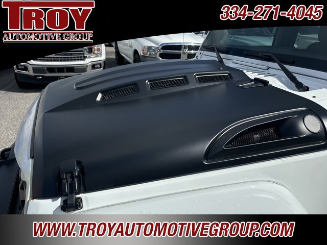 Used 2017 Jeep Wrangler Unlimited Rubicon w/ Connectivity Group image 17