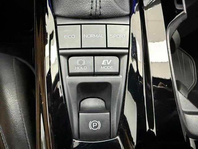 Used 2025 Toyota Camry XSE FWD image 21