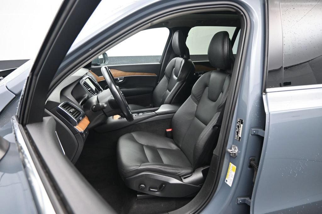 Used 2022 Volvo XC90 T6 Momentum w/ Climate Package AWD/4WD image 20