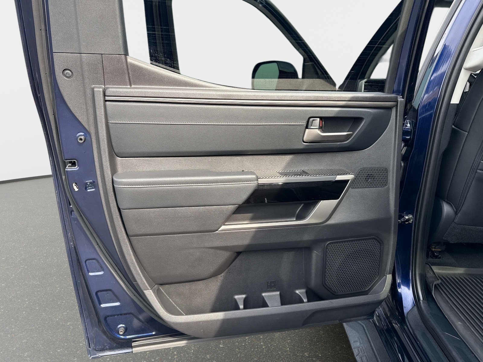 Used 2023 Toyota Tundra Limited image 11