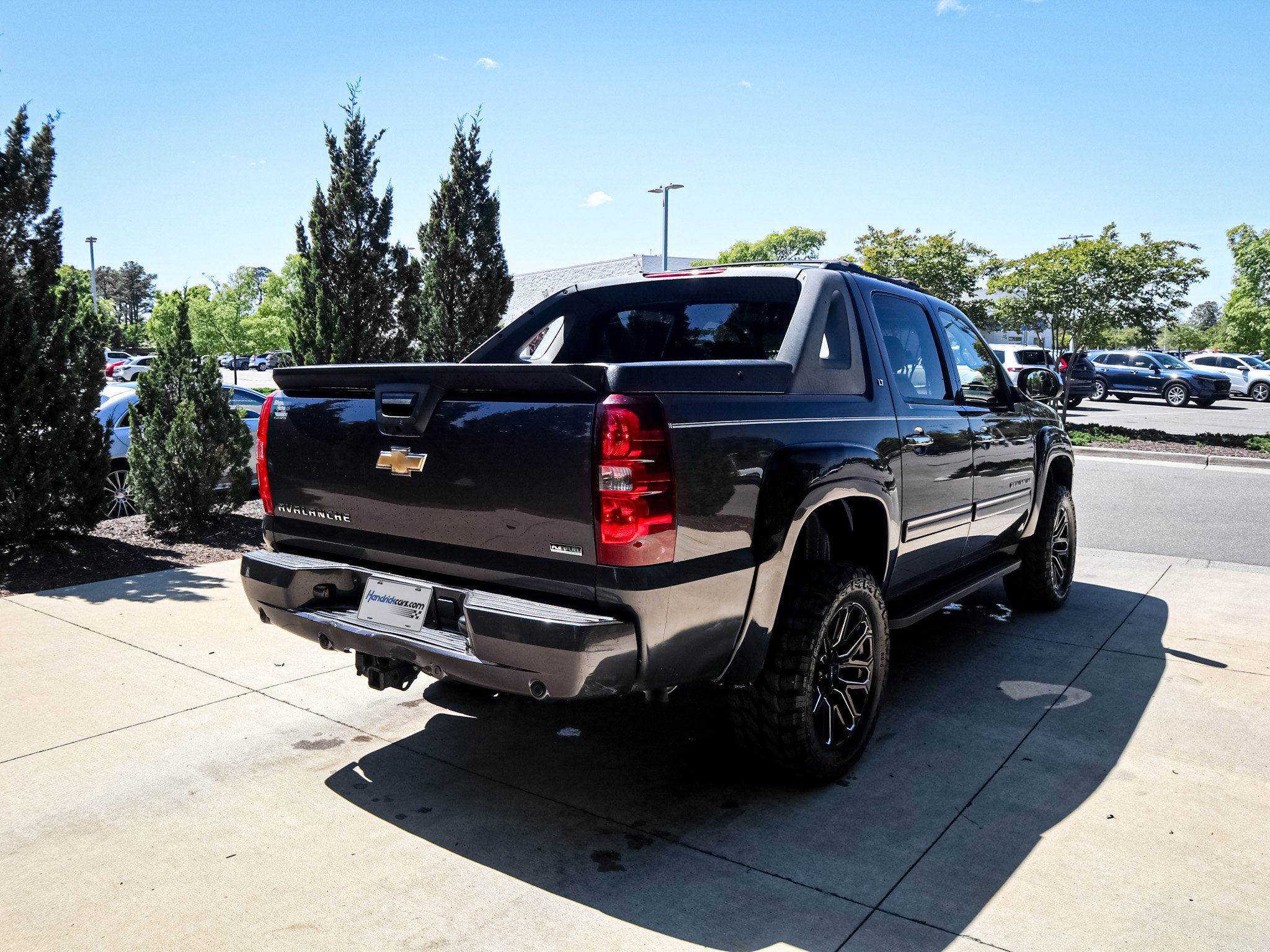 Used 2011 Chevrolet Avalanche LT w/ Regional Value Package image 10