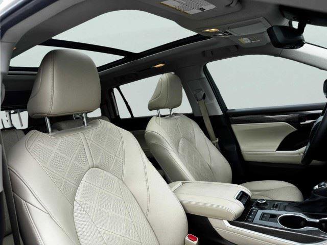 Used 2021 Toyota Highlander Platinum AWD/4WD image 63