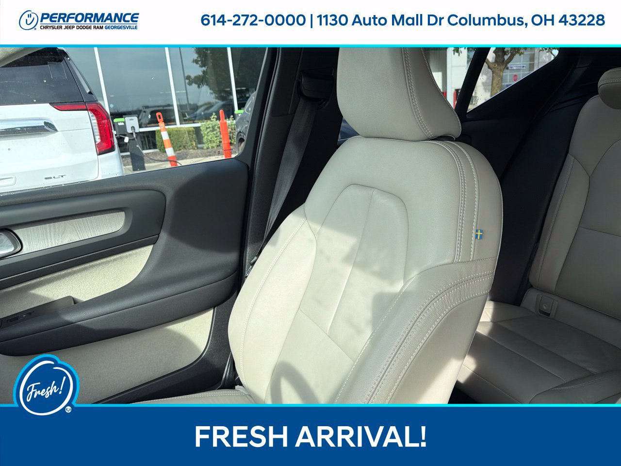 Used 2023 Volvo XC40 B5 Plus AWD/4WD image 17