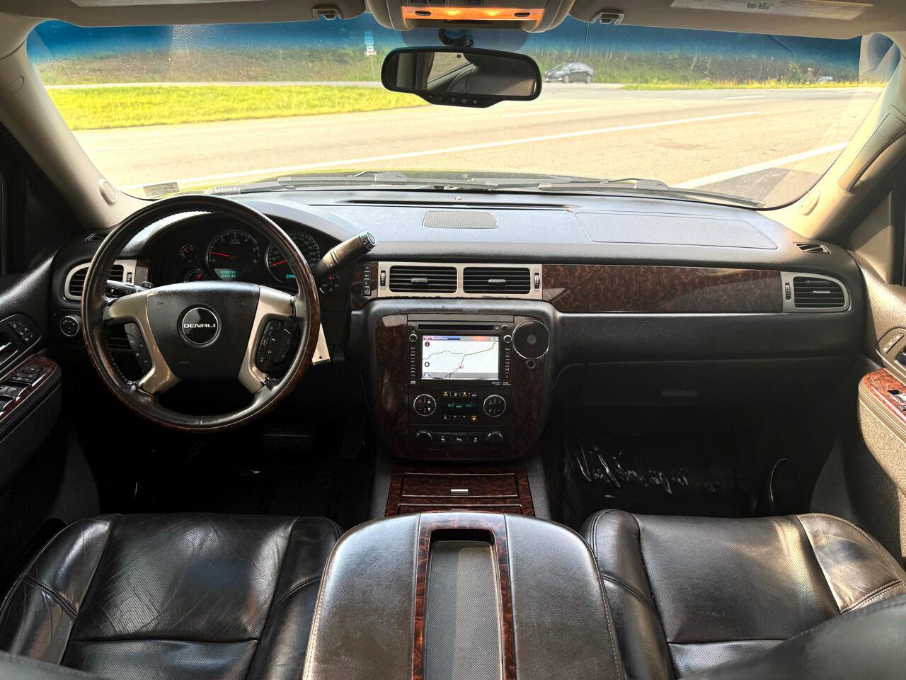 Used 2012 GMC Yukon Denali image 19