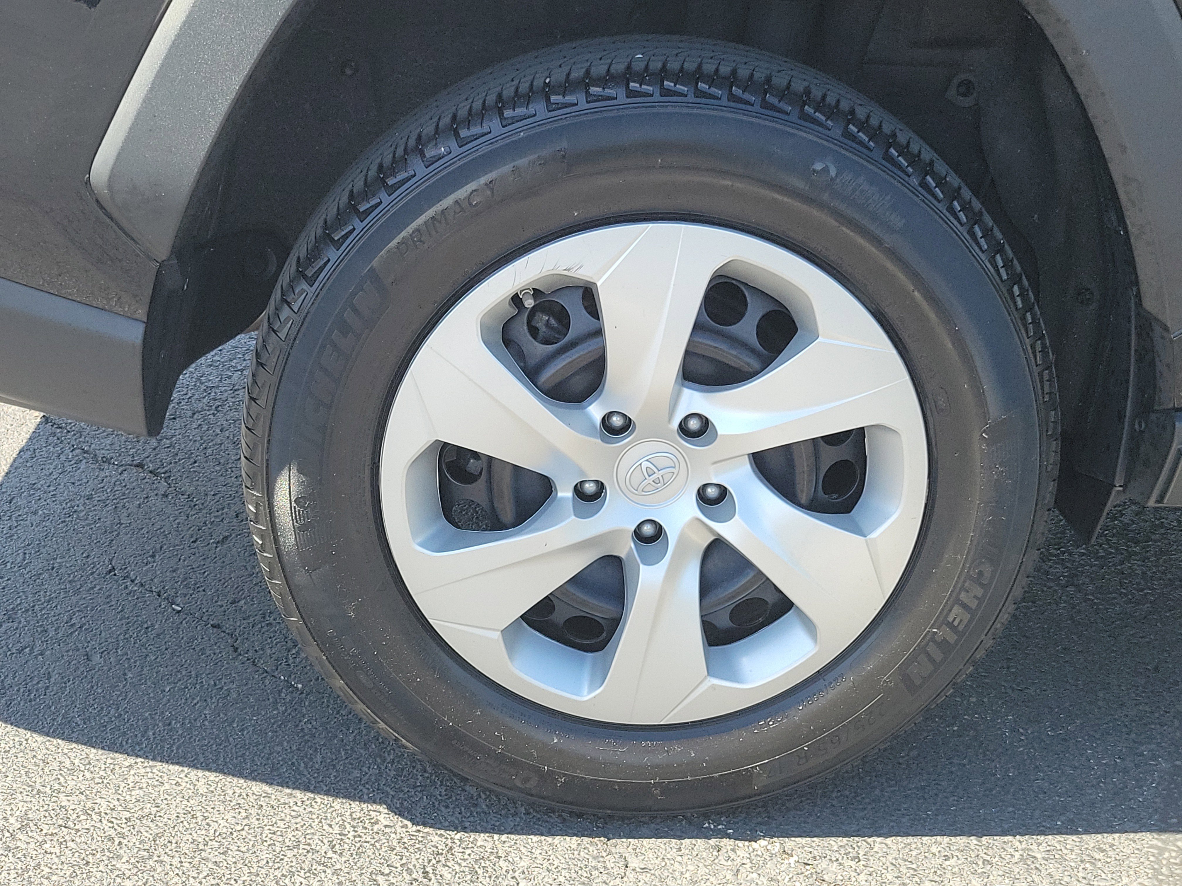Certified 2023 Toyota RAV4 LE AWD/4WD image 8