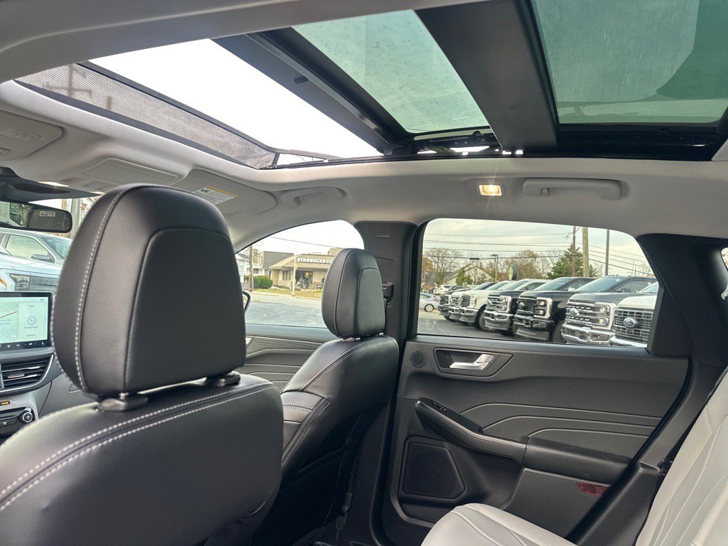 New 2026 Ford Escape SE w/ PHEV Premium Package image 32