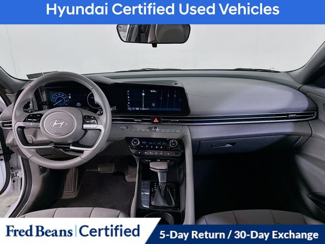 Used 2025 Hyundai Elantra SEL FWD image 21
