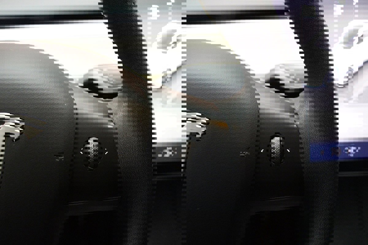 Used 2023 Tesla Model Y Long Range image 32