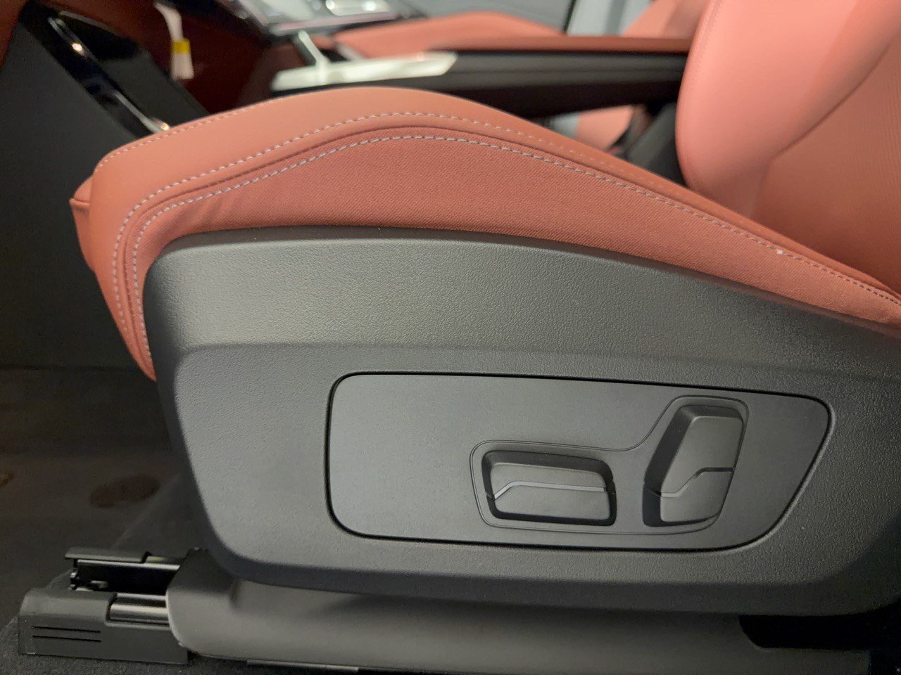 New 2027 BMW X1 xDrive28i AWD/4WD image 16