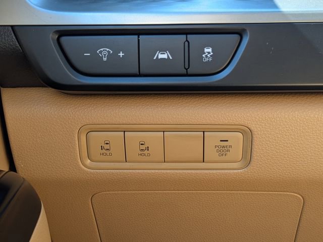 Used 2024 Kia Carnival LX FWD image 22