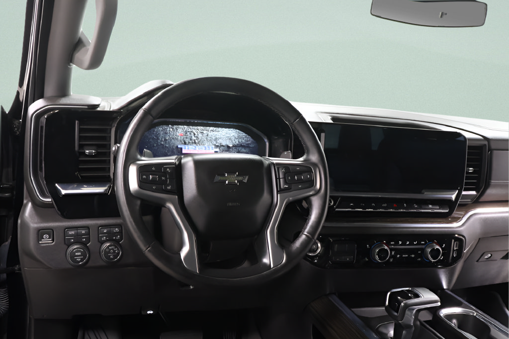 Used 2024 Chevrolet Silverado 1500 LT Trail Boss w/ LT Trail Boss Premium Package AWD/4WD image 9