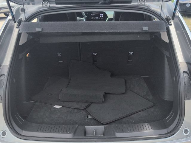 Used 2025 Chevrolet Trax LT w/ LT Convenience Package FWD image 28