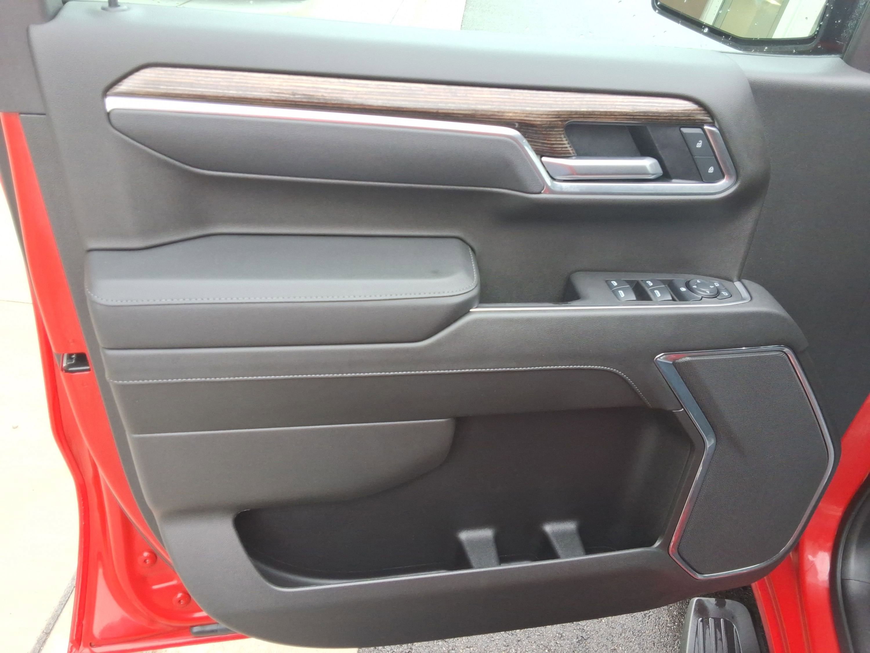 Used 2025 GMC Sierra 1500 Elevation w/ LPO, Elevation Black Package image 22