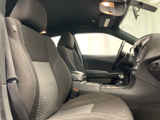 Used 2021 Dodge Charger SXT w/ Blacktop Package image 9