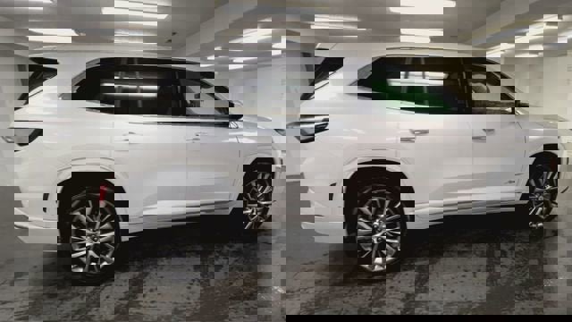 Certified 2025 Buick Enclave Avenir w/ Super Cruise Package image 9