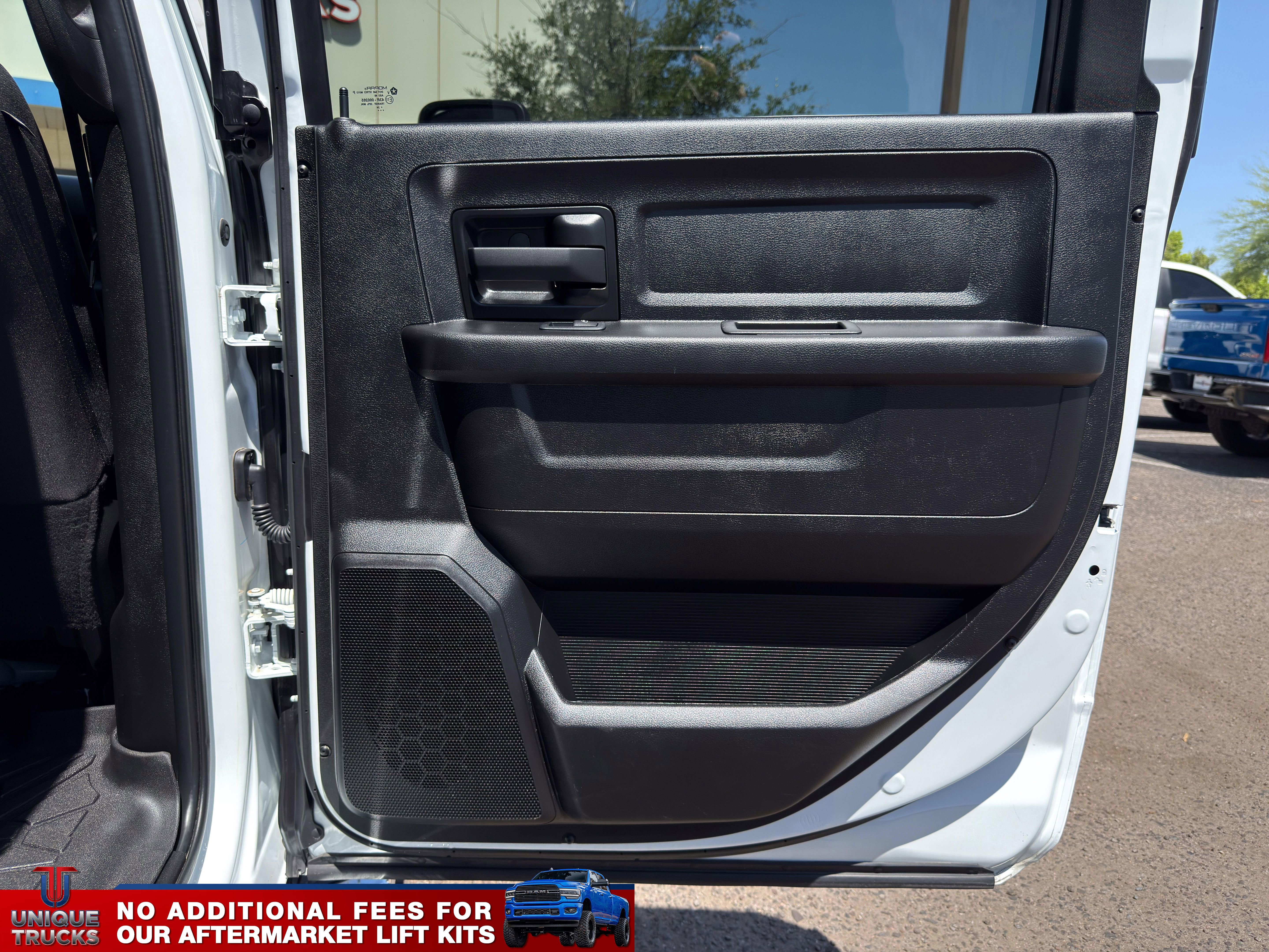 Used 2024 RAM 3500 Tradesman w/ Chrome Appearance Group AWD/4WD image 23
