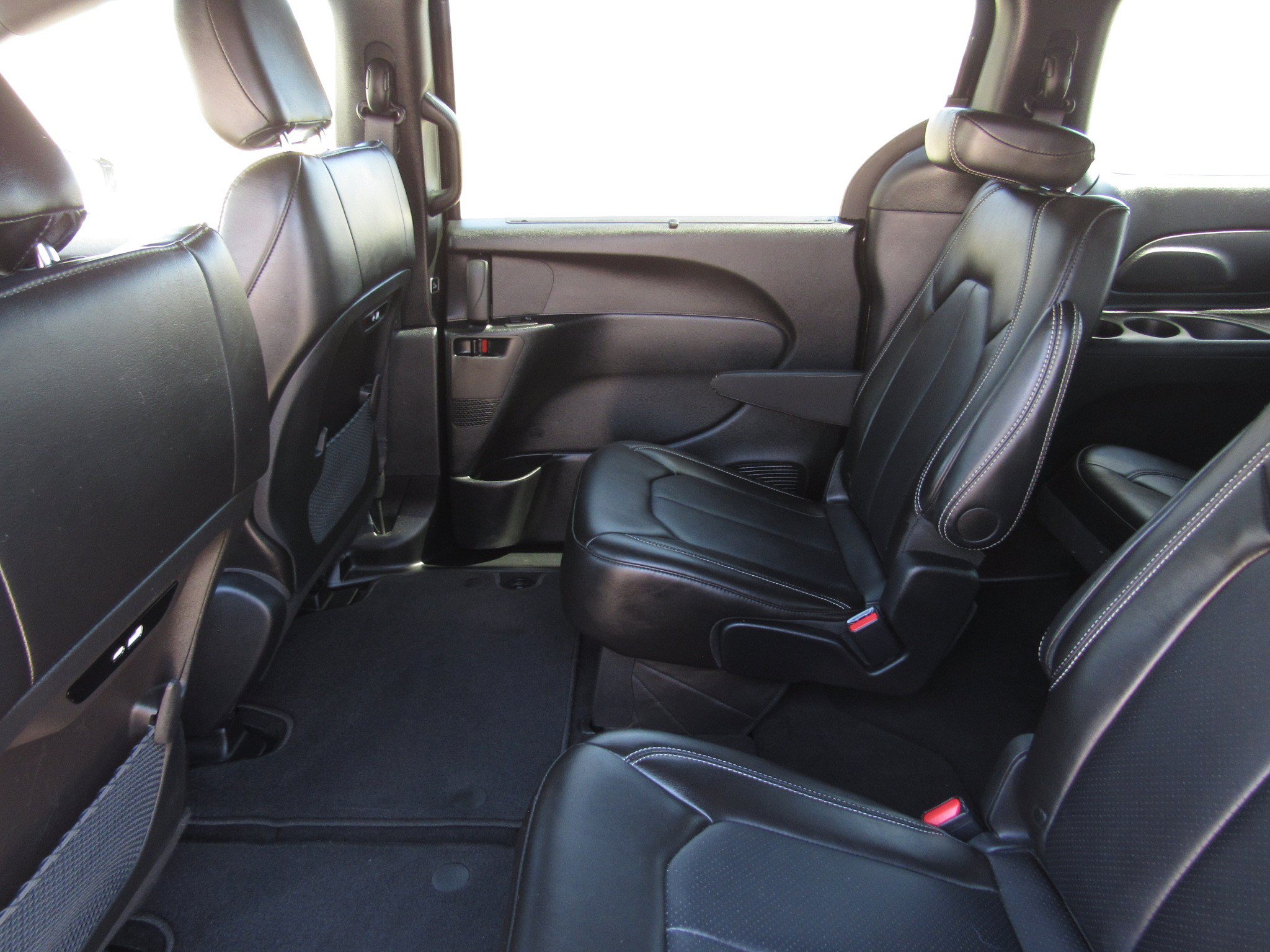 Used 2025 Chrysler Pacifica Select FWD image 15