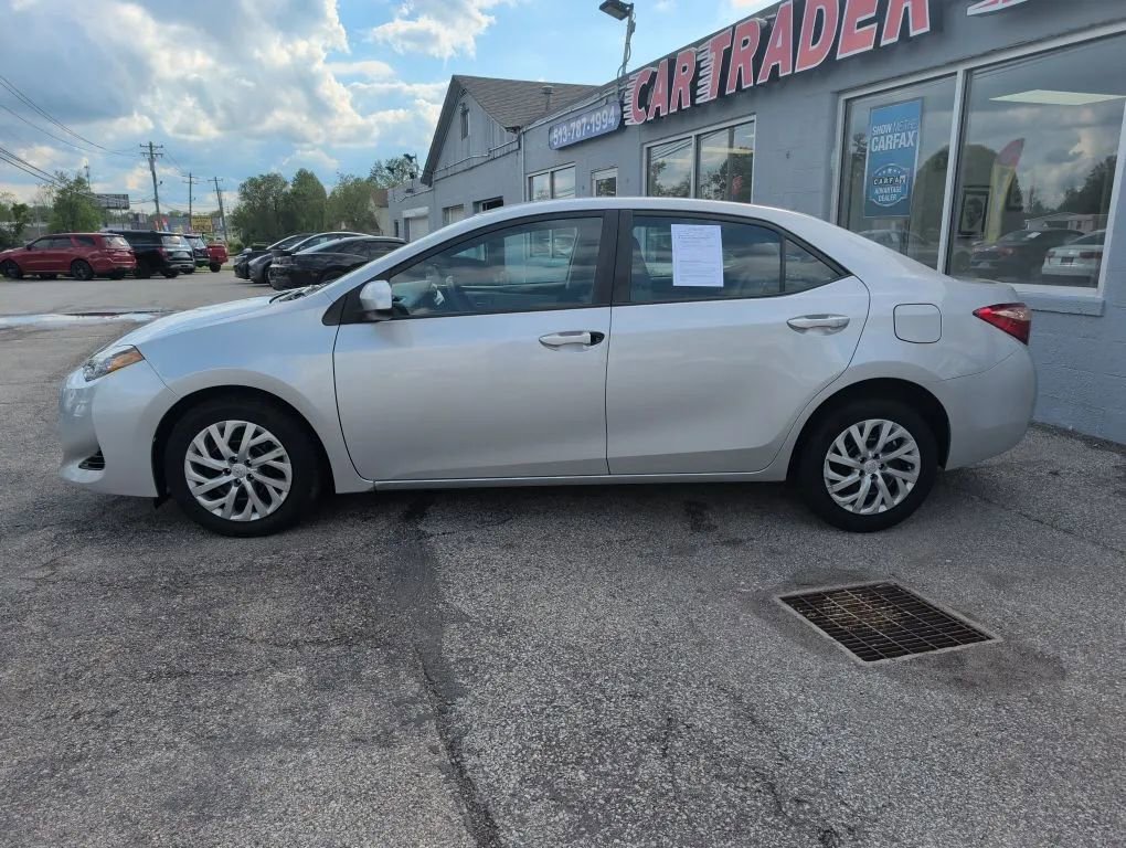 Used 2017 Toyota Corolla L FWD image 3