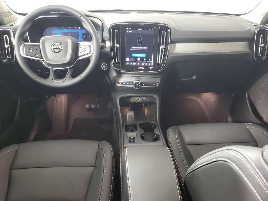 Certified 2026 Volvo XC40 B5 Core w/ Climate Package AWD/4WD image 17