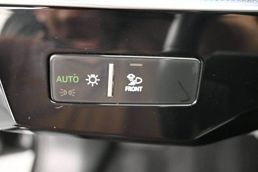Used 2024 Audi Q8 e-tron Prestige w/ Prestige Package AWD/4WD image 19