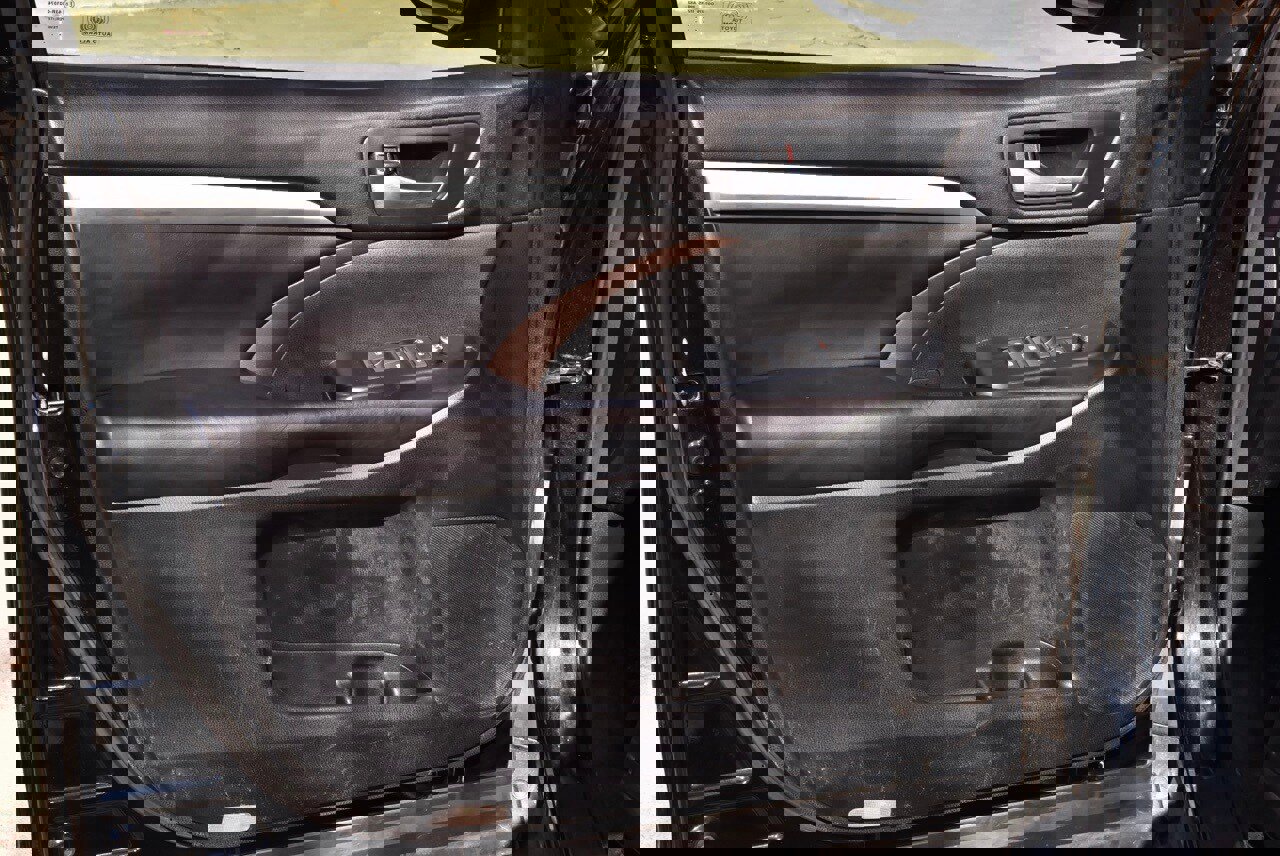 Used 2016 Toyota Highlander XLE image 38