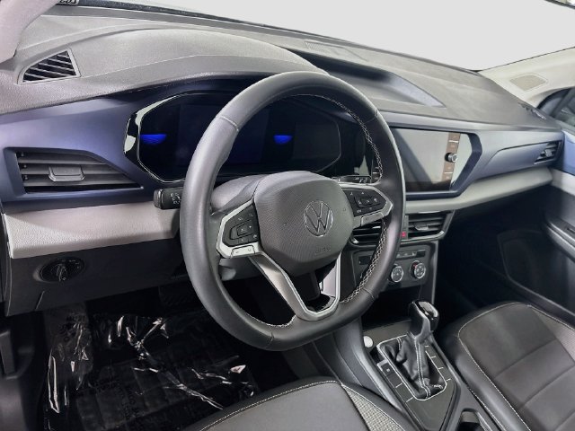 Certified 2022 Volkswagen Taos SE FWD image 9