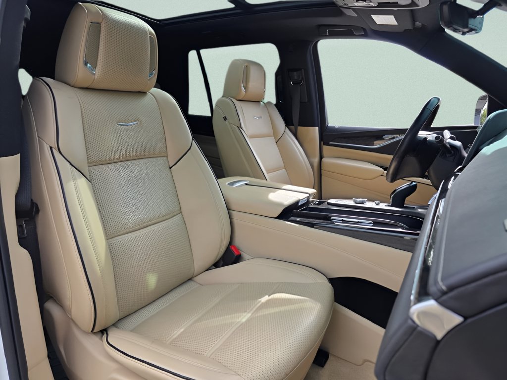 Used 2024 Cadillac Escalade Premium Luxury w/ Performance Package AWD/4WD image 22