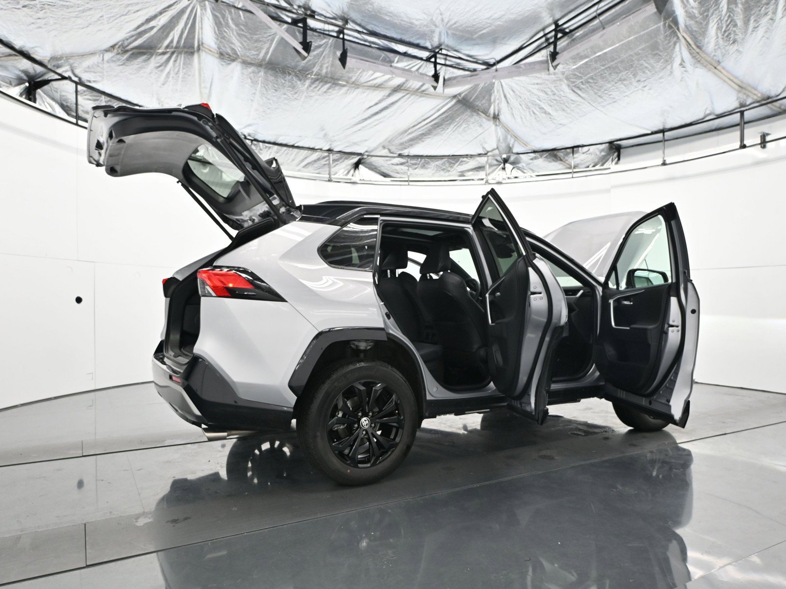 Used 2024 Toyota RAV4 XSE w/ Advanced Technology Package AWD/4WD image 43