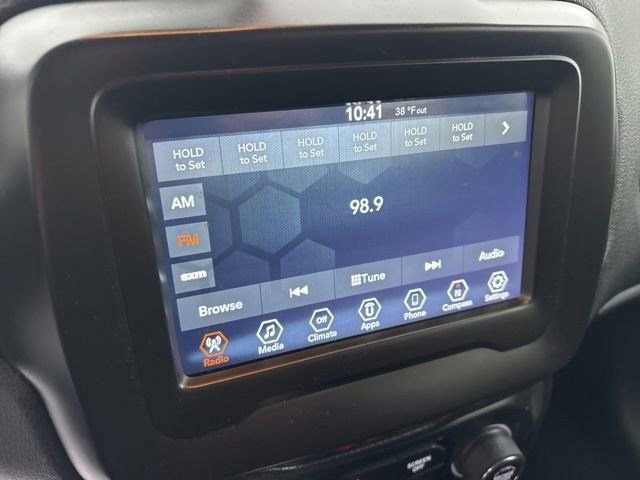 Used 2021 Jeep Renegade Latitude image 21