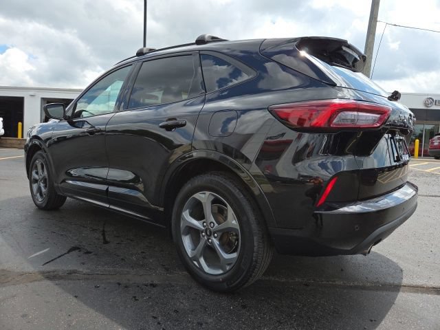 Used 2023 Ford Escape ST-Line w/ Tech Pack #1 AWD/4WD image 6