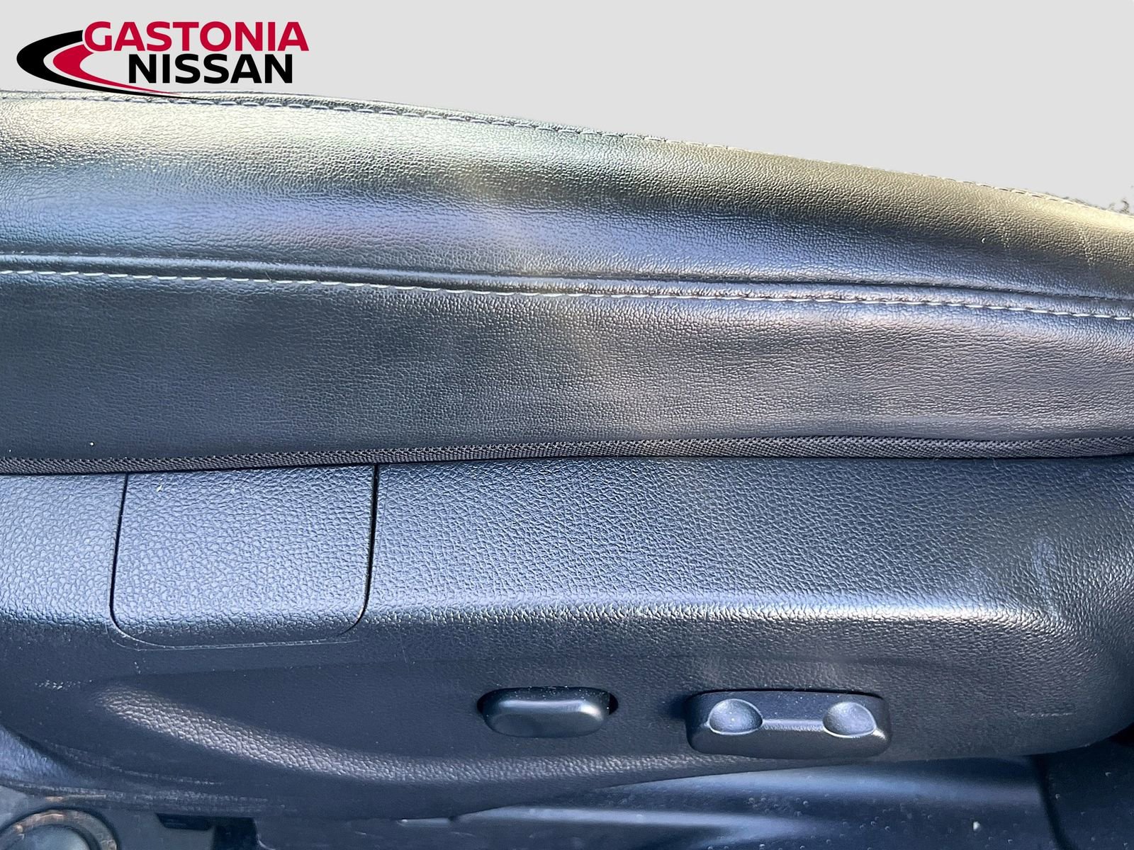 Used 2020 Buick Encore Preferred image 39